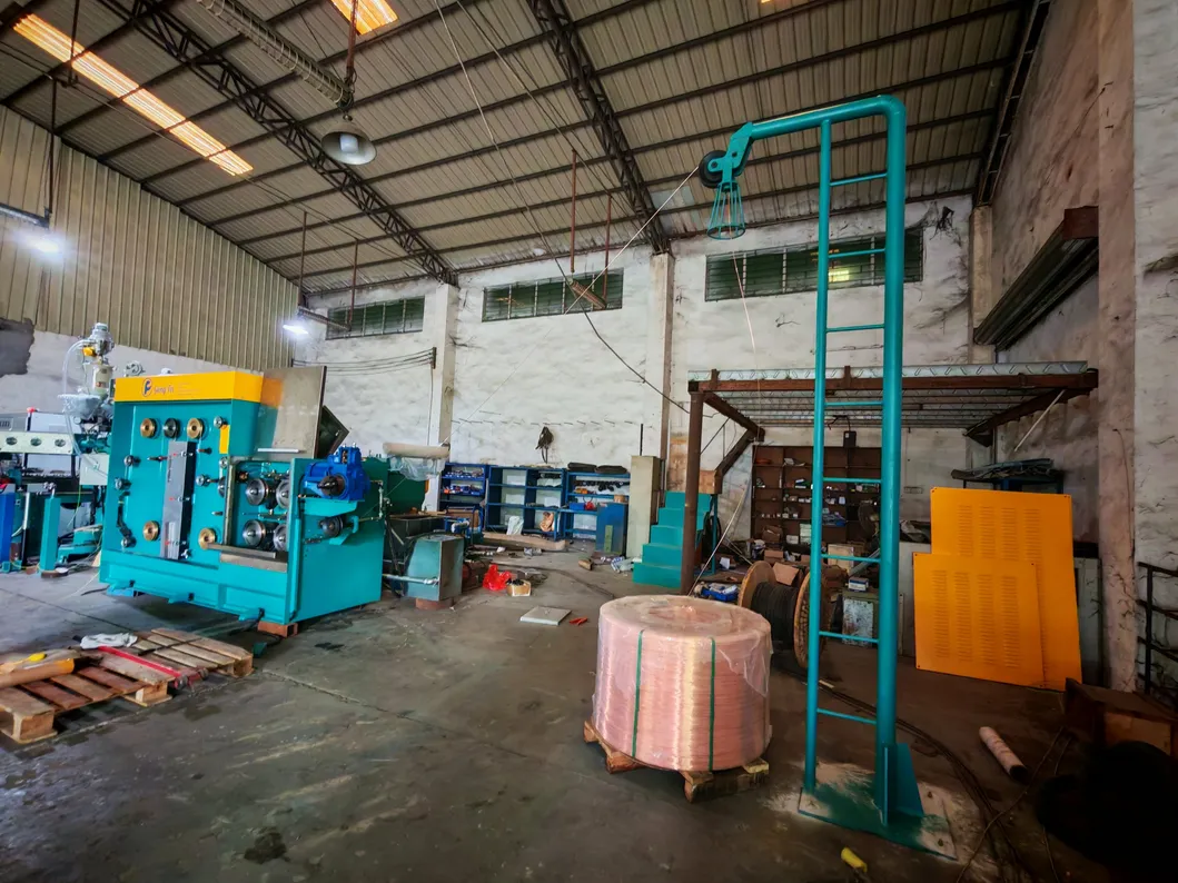 High-Speed LAN Cable Extrusion Line. φ65+φ40 Tandem Extrusion Line. 0