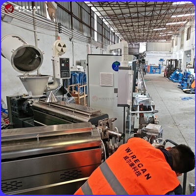 Productieproces van PVC-installatiedraad met behulp van een 3-laags co-extrusielijn