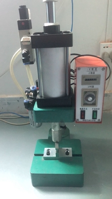 Van de de Kabel Plooiende Machine van het vezel Optische Flard Verticale Pneumatische Crimper